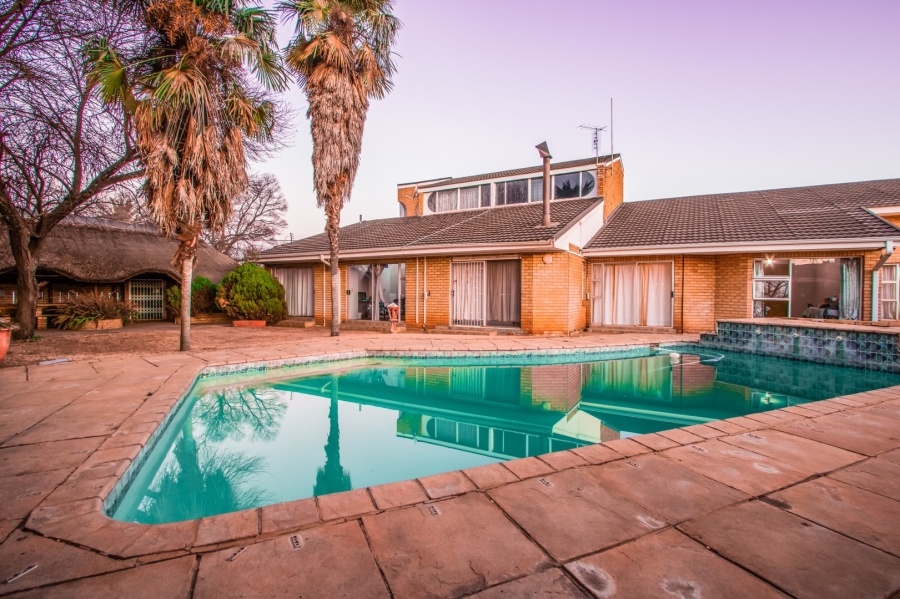 15 Bedroom Property for Sale in Die Bult North West